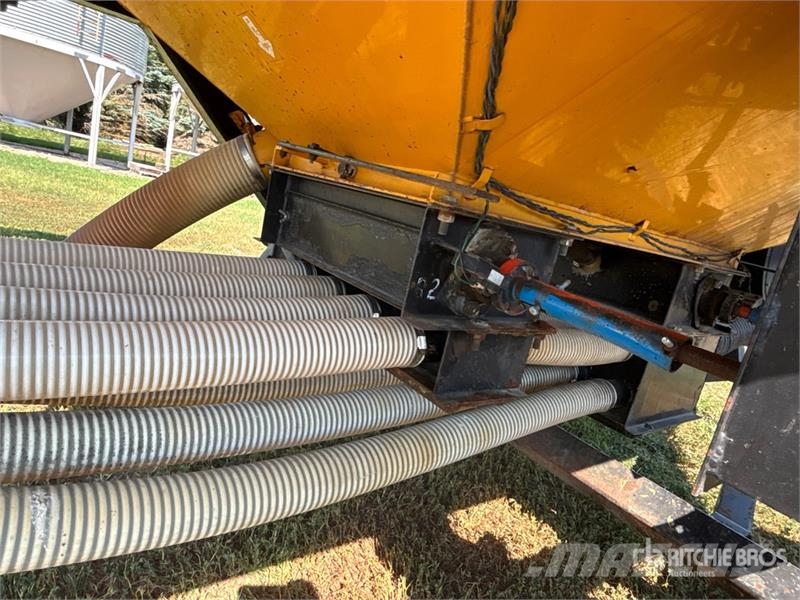 Ezee-on 5500 32 ft Air Drill Mechanické secí stroje