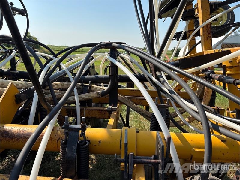Ezee-on 5500 32 ft Air Drill Mechanické secí stroje