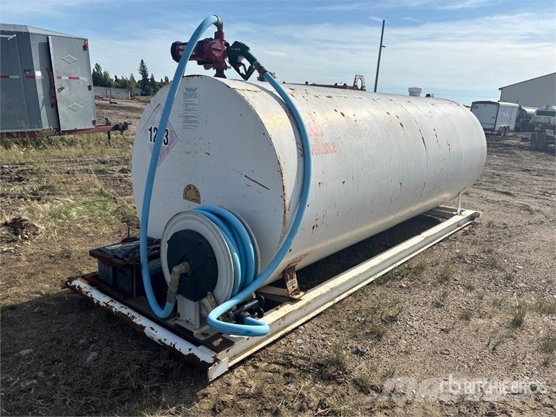 Fab Tec 1000 gal Skid Mounted Steel Diesel Fuel Tank Kraftstoff- und Zusatzstoffbehälter