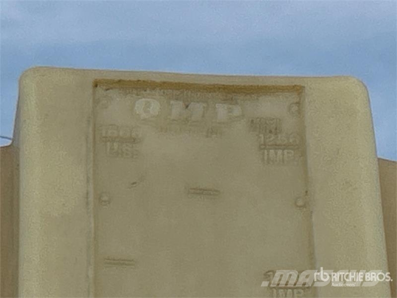 Fab Tec 1200 1200 gal S/A Water Tank 燃料和油箱