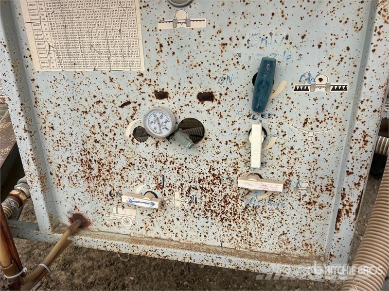 Fab Tec 1200 1200 gal S/A Water Tank 燃料和油箱