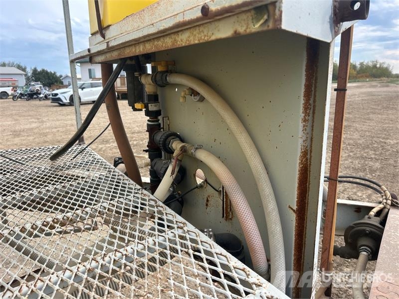Fab Tec 1200 1200 gal S/A Water Tank 燃料和油箱