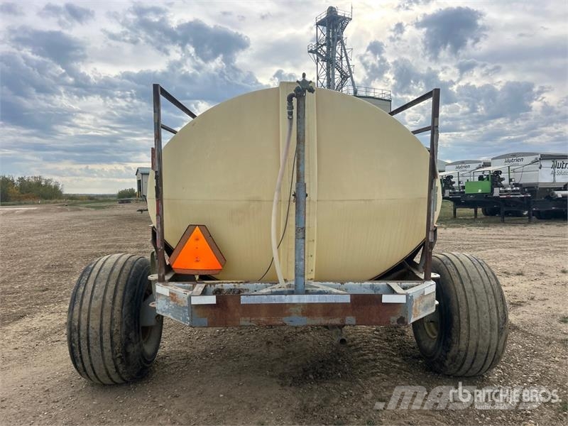 Fab Tec 1200 S/A Water Tank Anhängespritzen