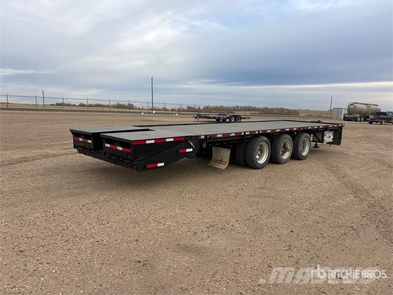 Falcon 33 ft Tri/A Flatbed Trailer Lavaperävaunut