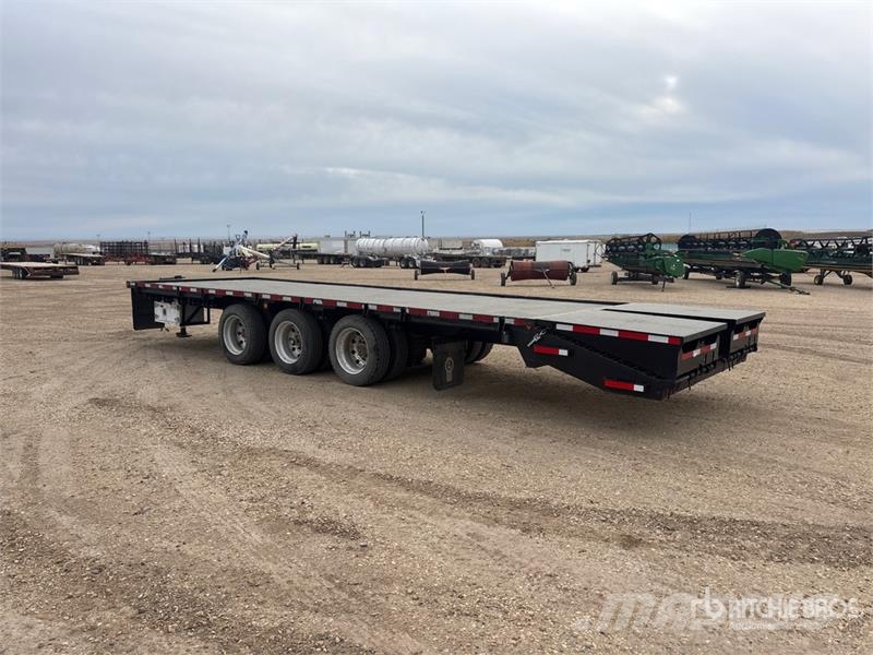 Falcon 33 ft Tri/A Flatbed Trailer Lavaperävaunut