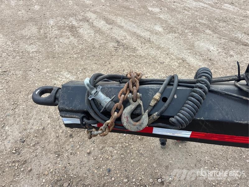 Falcon 33 ft Tri/A Flatbed Trailer Lavaperävaunut