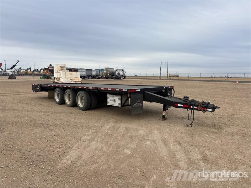 Falcon 33 ft Tri/A Flatbed Trailer Lavaperävaunut