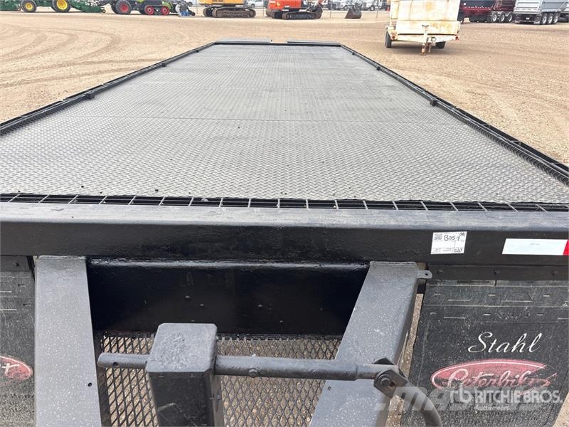 Falcon 33 ft Tri/A Flatbed Trailer Lavaperävaunut