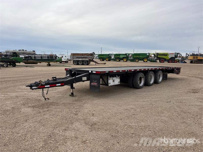 Falcon 33 ft Tri/A Flatbed Trailer Lavaperävaunut