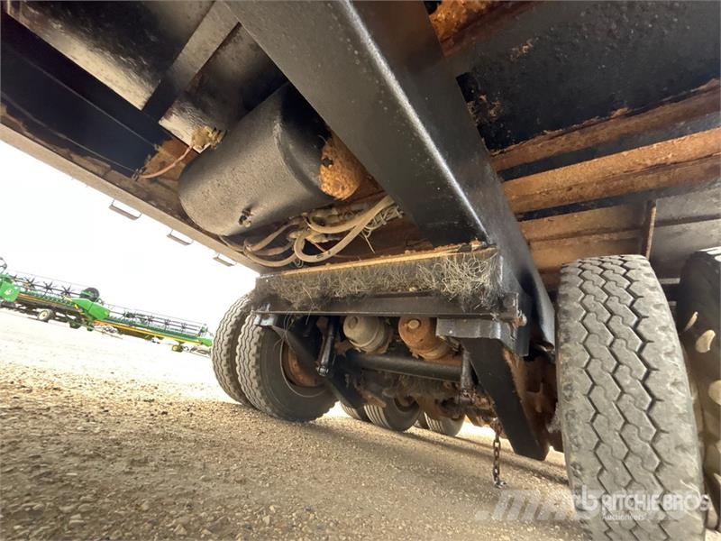 Falcon 33 ft Tri/A Flatbed Trailer Lavaperävaunut