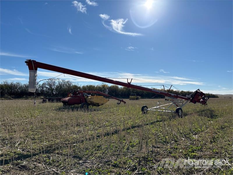 Farm King 1060 10 in x 60 ft Swing Grain Auger Konveieriseadmed