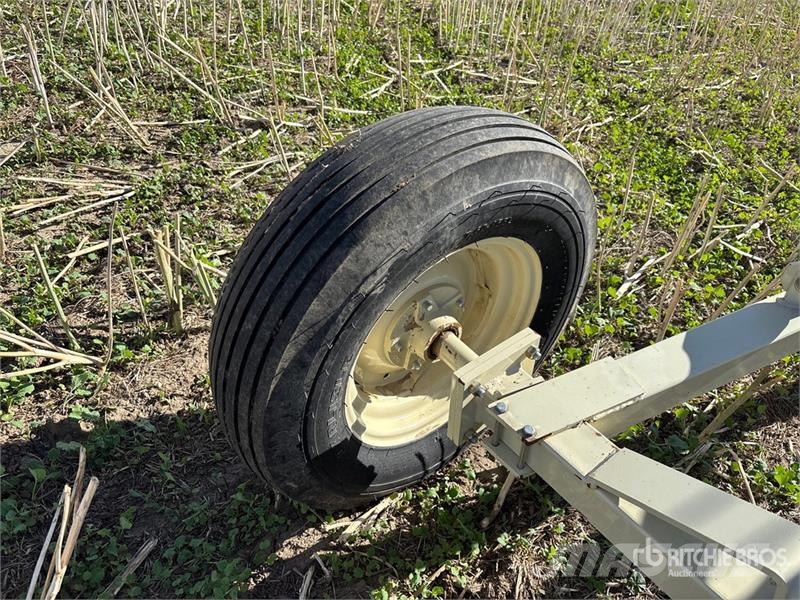 Farm King 1060 10 in x 60 ft Swing Grain Auger Транспортное оборудование