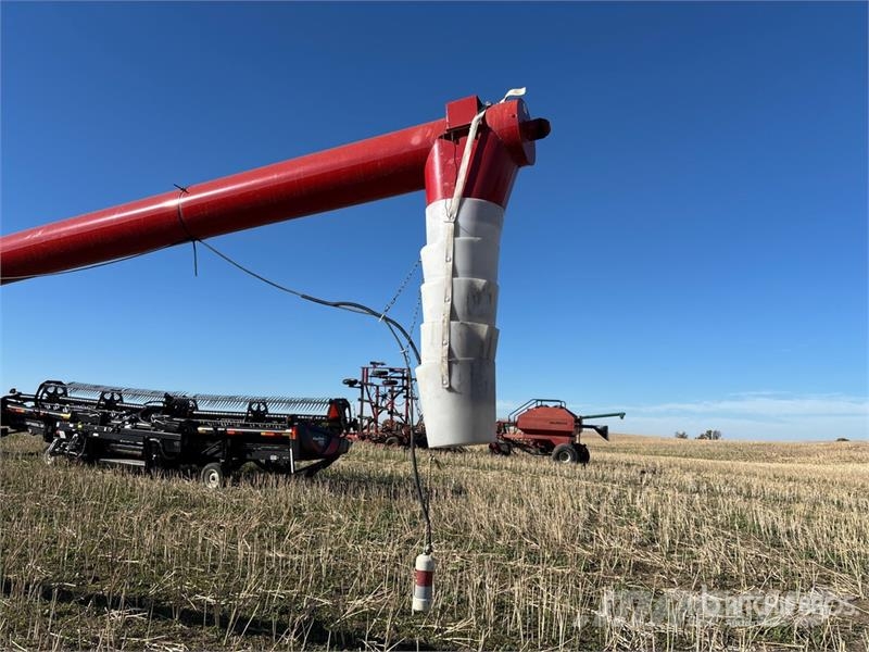 Farm King 1060 10 in x 60 ft Swing Grain Auger Konveieriseadmed