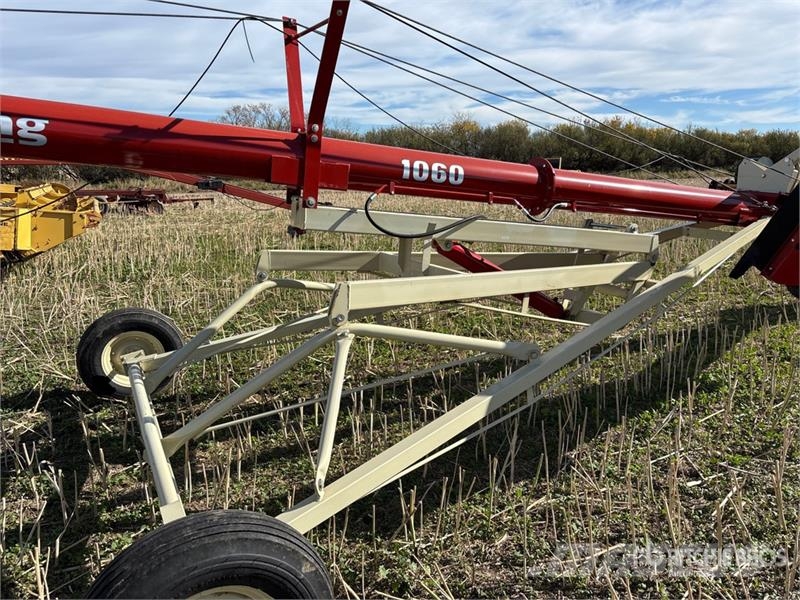 Farm King 1060 10 in x 60 ft Swing Grain Auger Транспортное оборудование