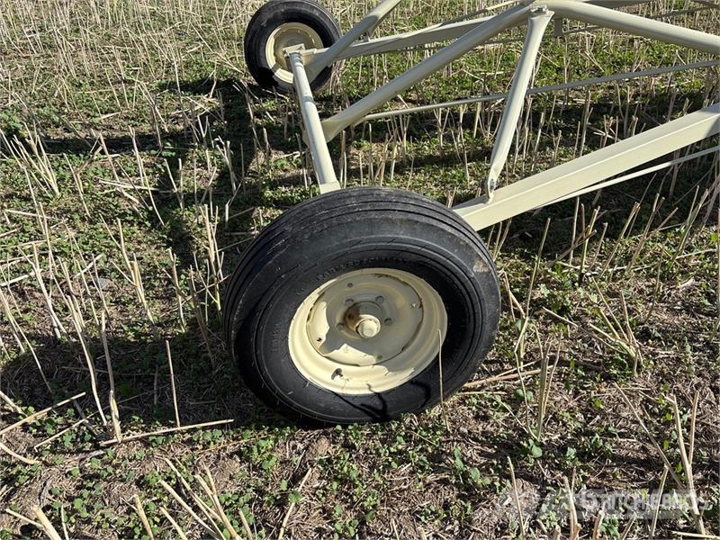 Farm King 1060 10 in x 60 ft Swing Grain Auger Транспортное оборудование