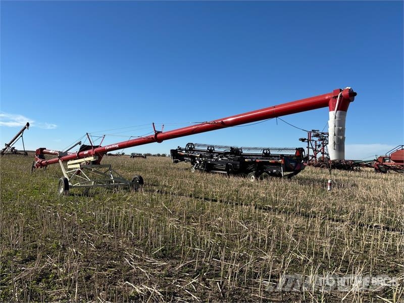 Farm King 1060 10 in x 60 ft Swing Grain Auger Konveieriseadmed