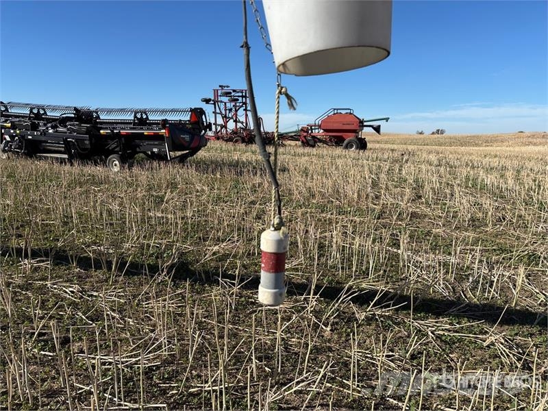 Farm King 1060 10 in x 60 ft Swing Grain Auger Konveieriseadmed