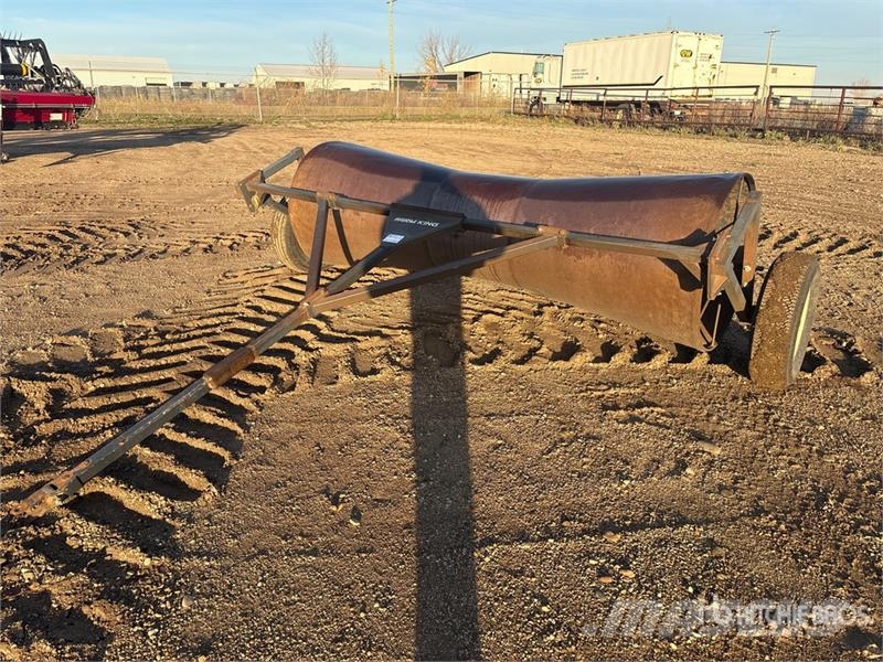 Farm King 113 in Swath Roller Schwader