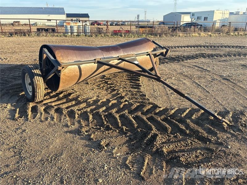 Farm King 113 in Swath Roller Schwader