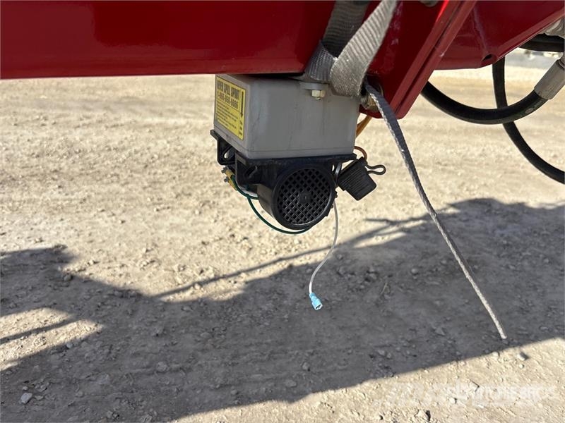 Farm King 13 in x 114 ft Swing Grain Auger Транспортне обладнання