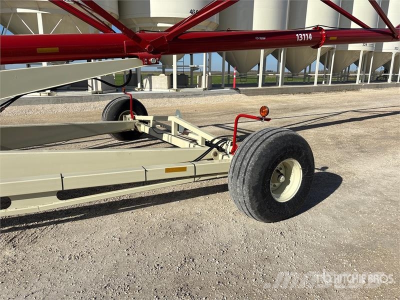 Farm King 13 in x 114 ft Swing Grain Auger Транспортне обладнання