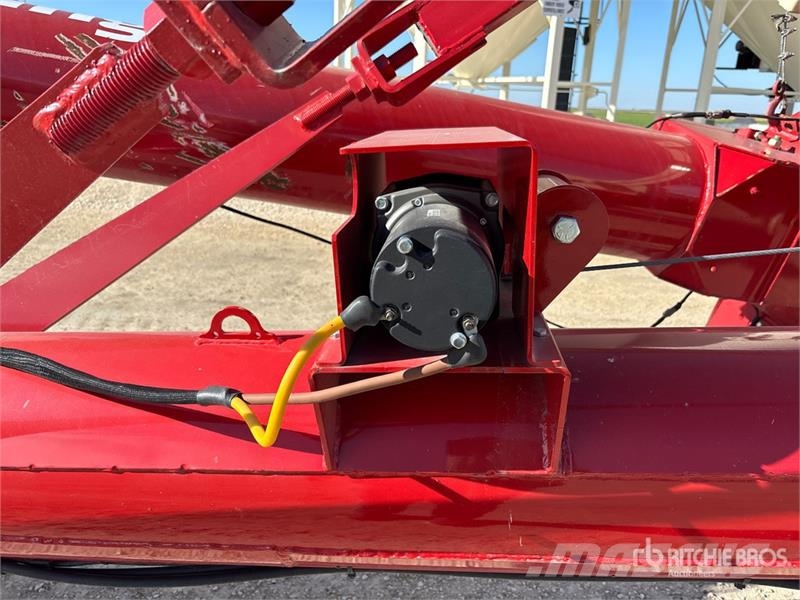 Farm King 13 in x 114 ft Swing Grain Auger Транспортне обладнання