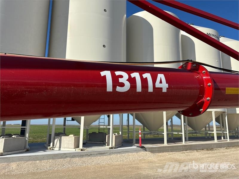 Farm King 13 in x 114 ft Swing Grain Auger Транспортне обладнання