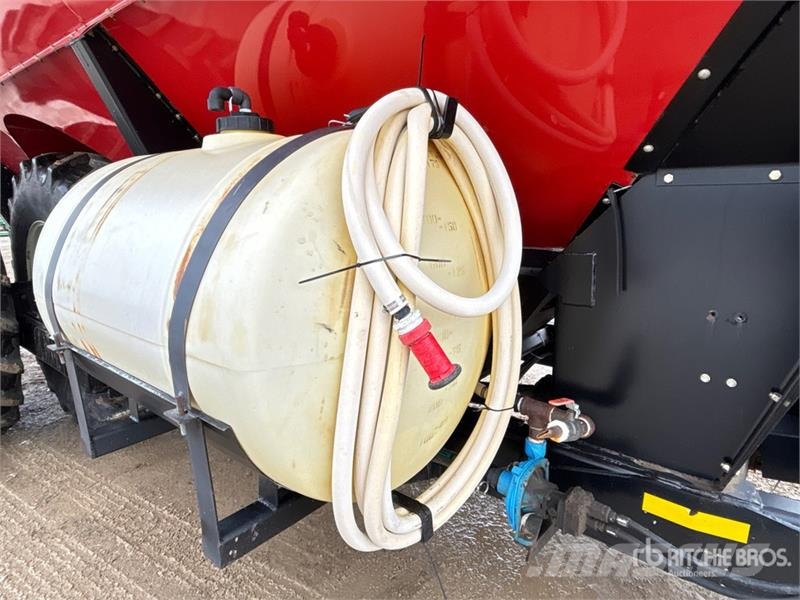 Farm King 1360 Grain Cart مقطورة حبوب