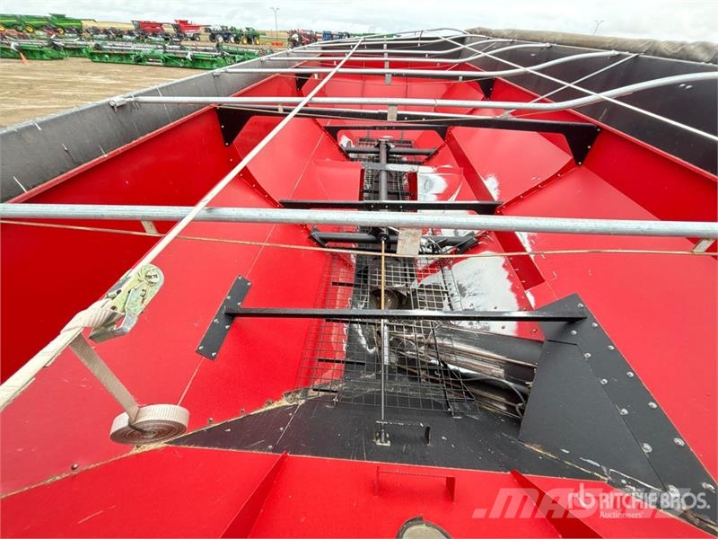 Farm King 1360 Grain Cart مقطورة حبوب