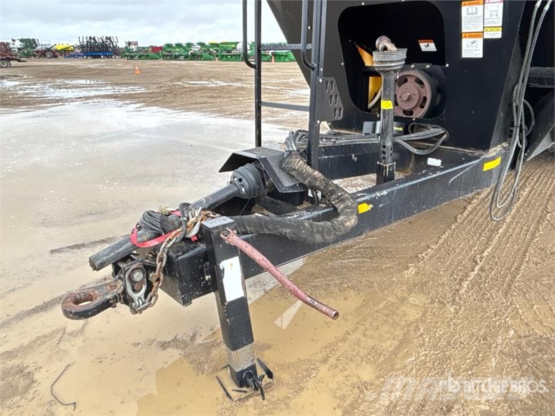 Farm King 1360 Grain Cart مقطورة حبوب