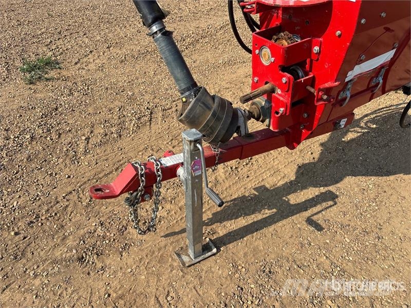 Farm King 1370 معدات نقل