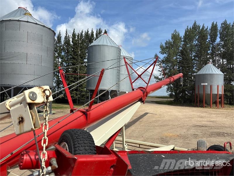 Farm King 1370 معدات نقل