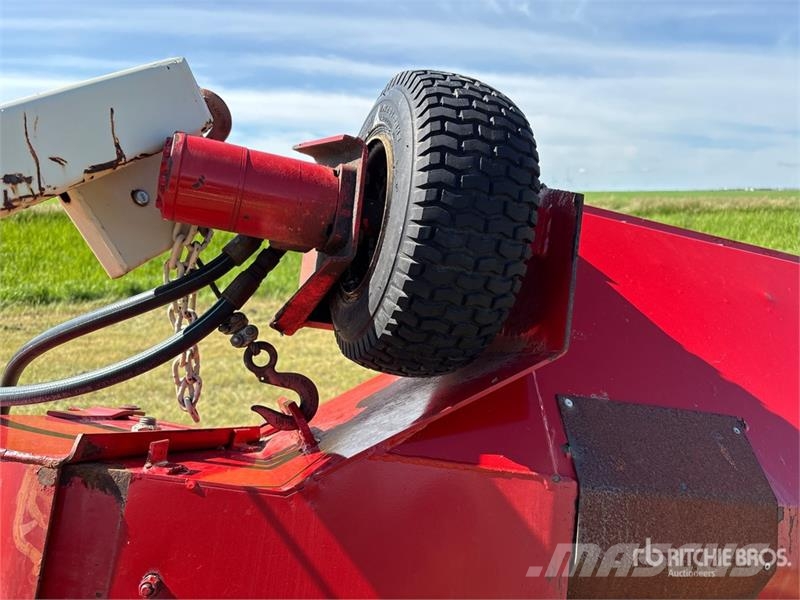 Farm King 1370 معدات نقل