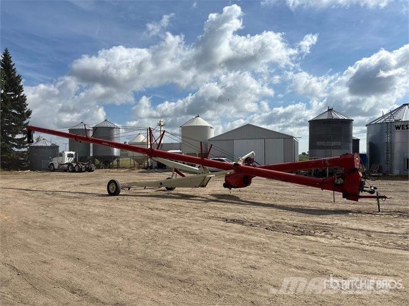 Farm King 1370 معدات نقل