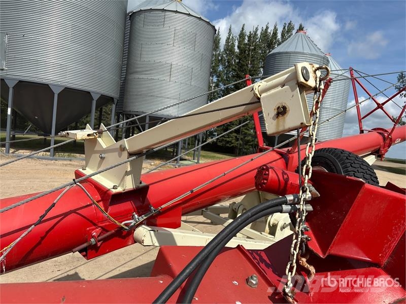 Farm King 1370 معدات نقل