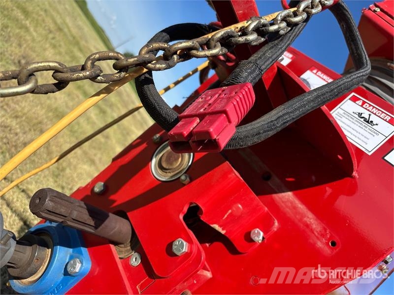 Farm King 1370 معدات نقل