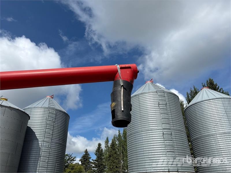 Farm King 1370 معدات نقل