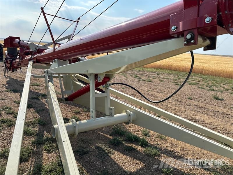 Farm King 1370 معدات نقل