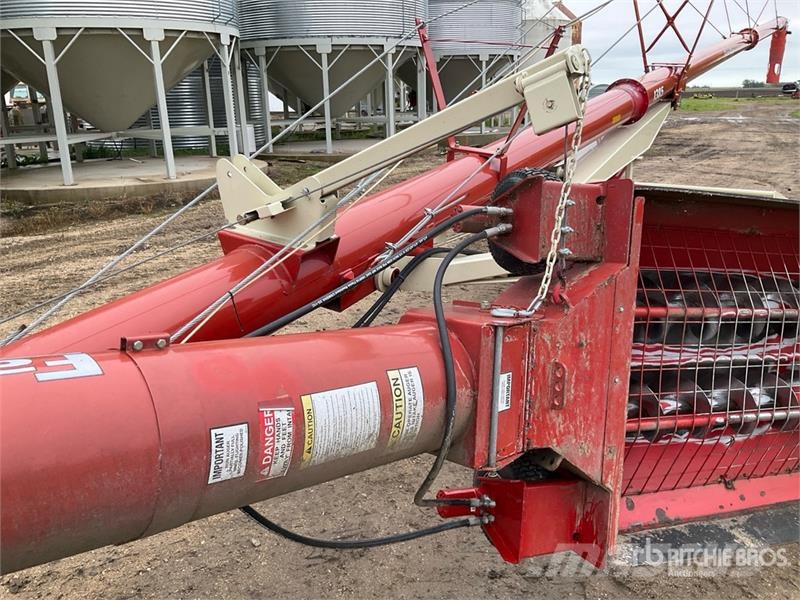 Farm King 1385 معدات نقل