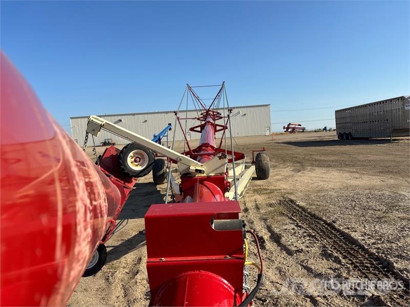 Farm King 16 in x 100 ft Swing Grain Auger معدات نقل