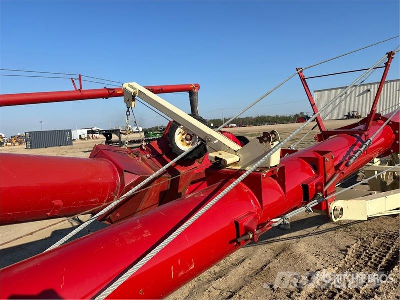 Farm King 16 in x 100 ft Swing Grain Auger معدات نقل
