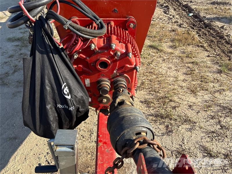 Farm King 16 in x 100 ft Swing Grain Auger معدات نقل