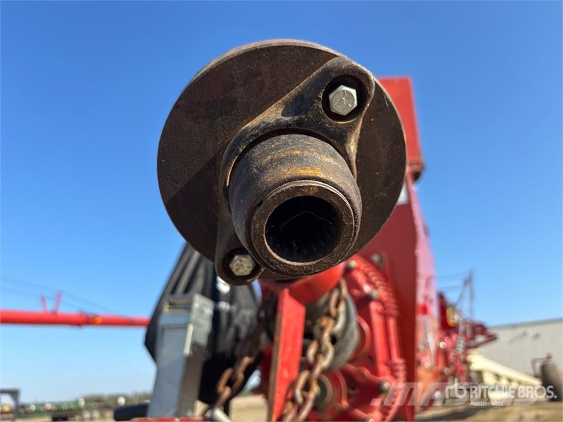 Farm King 16 in x 100 ft Swing Grain Auger معدات نقل