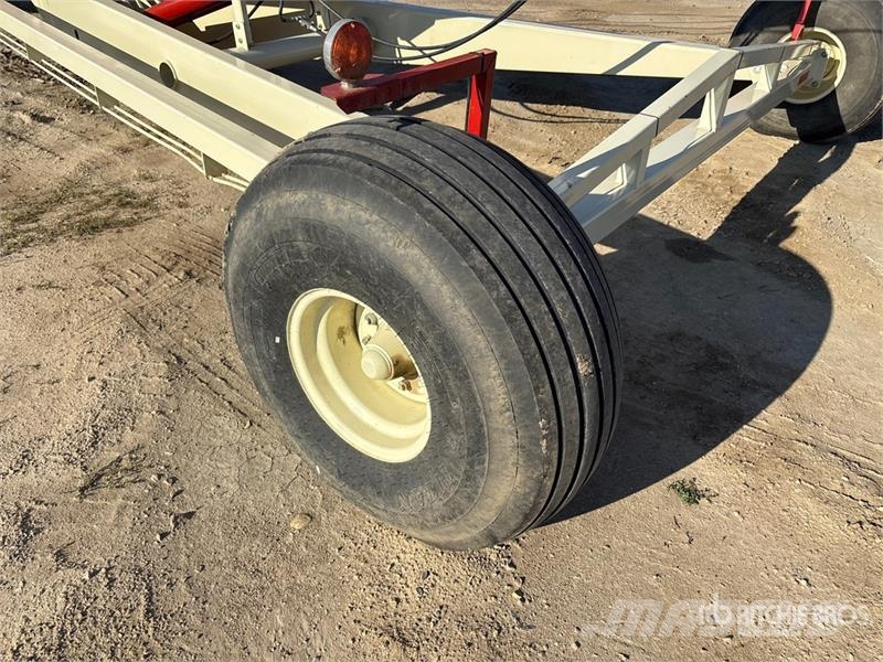Farm King 16 in x 100 ft Swing Grain Auger معدات نقل