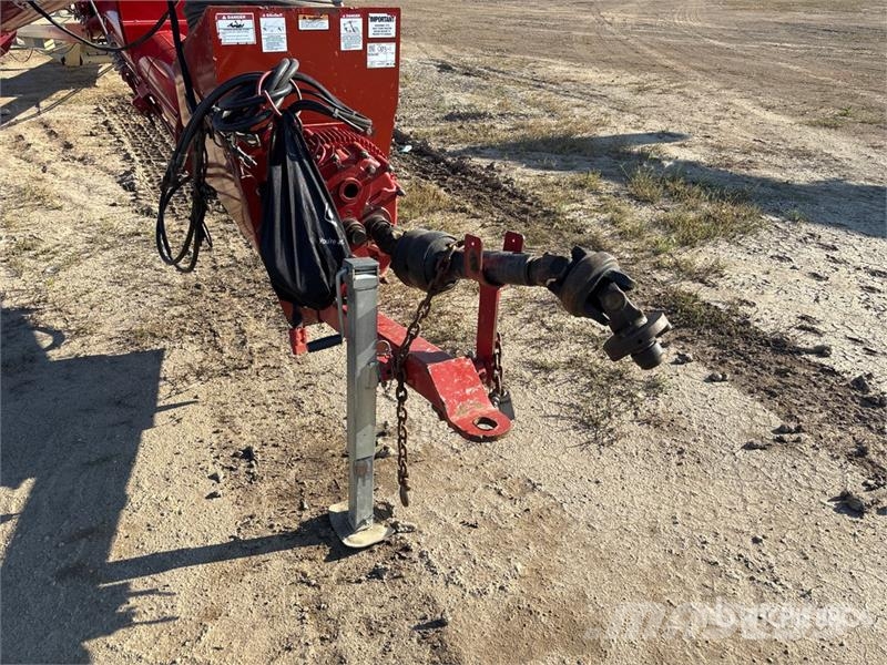 Farm King 16 in x 100 ft Swing Grain Auger معدات نقل