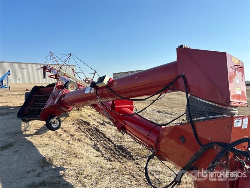 Farm King 16 in x 100 ft Swing Grain Auger معدات نقل