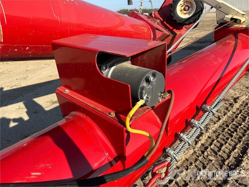 Farm King 16 in x 100 ft Swing Grain Auger معدات نقل