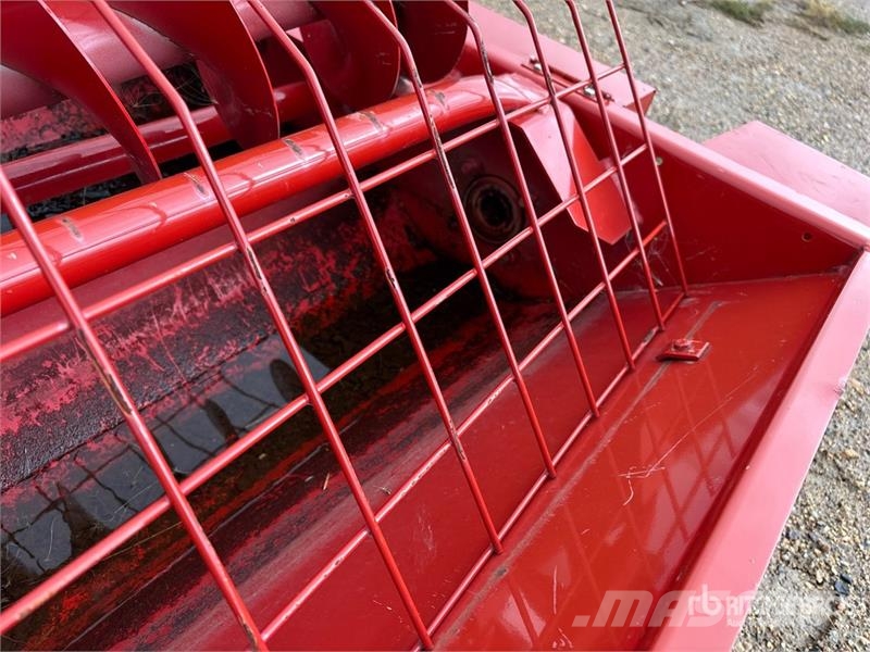 Farm King 16 in x 18 ft Swing Hopper (Unused) Mašine za preradu i skladištenje berbe - Ostalo