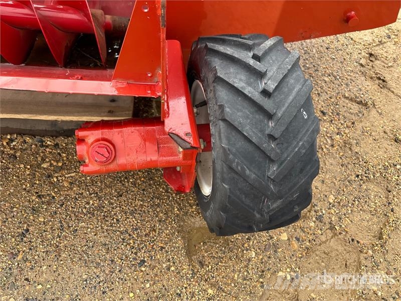 Farm King 16 in x 18 ft Swing Hopper (Unused) Mašine za preradu i skladištenje berbe - Ostalo
