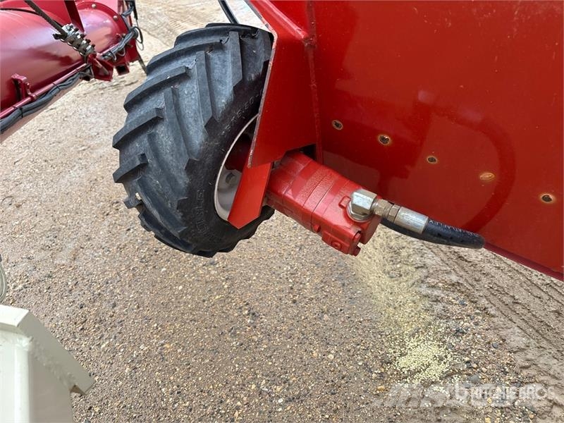 Farm King 1684 16 in x 84 ft Swing Grain Auger Transportna oprema